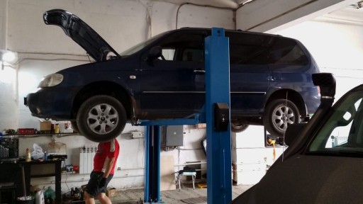 Kia Carnival 2.5L (Rover KV6) - Удаление катализаторов
